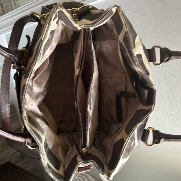 Michael kors giraffe print hand bag - Picture 3 of 7